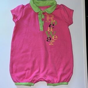 🛍 PRETTY LITTLE GIRLS OUTFIT SIZE 6-9 MONTHS 🛍